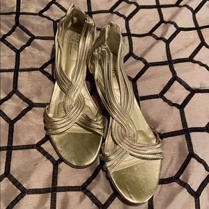 Beautiful shiny mini wedges